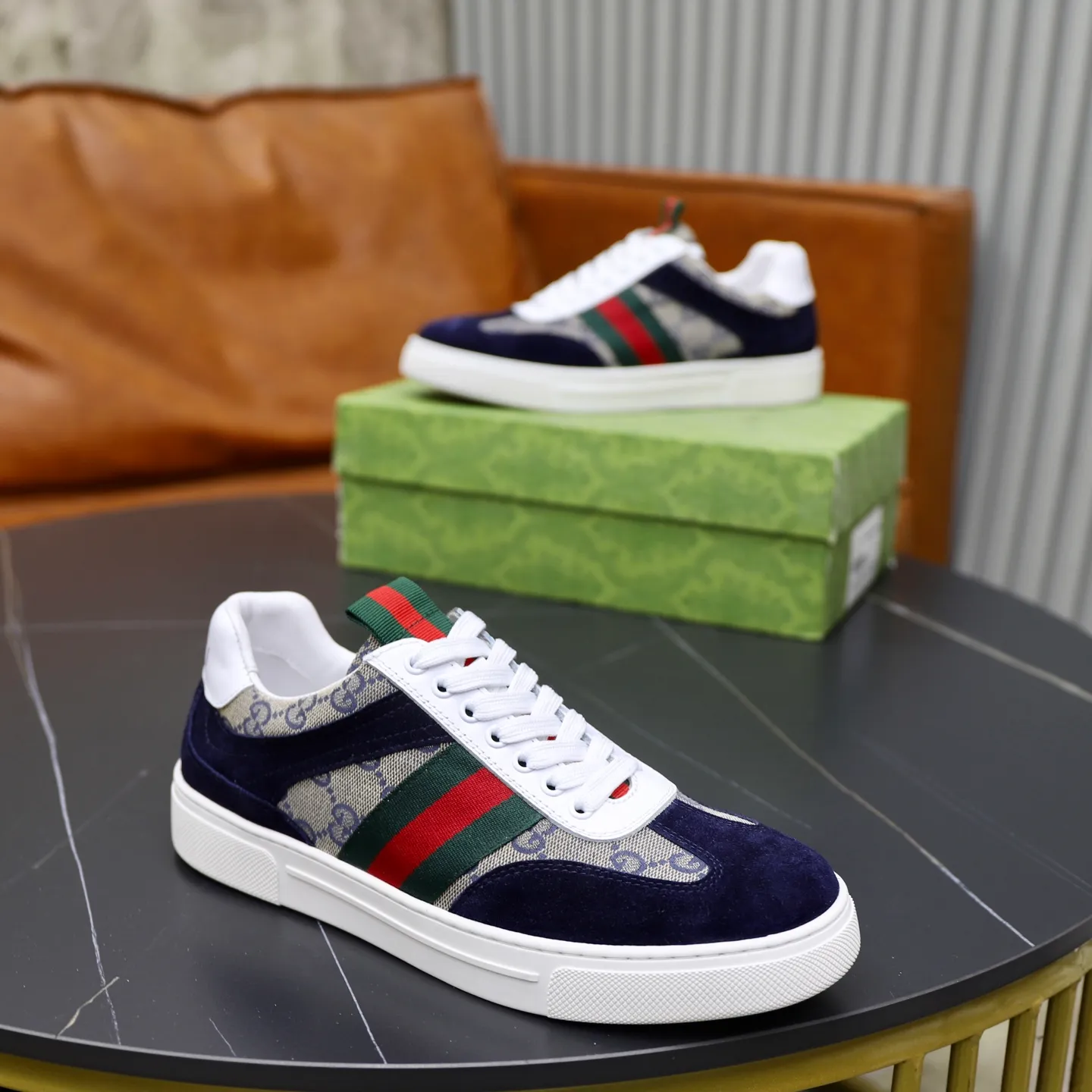 Ex-factory price: 440💰🙅‍♂️🙅‍♂️🙅‍♂️ Brand: GUCCI Standard code: 38-44 (45 customized) Grade: Same as the official website Material: Original material splicing Comfortable and breathable lining Lightweight and wear-resistant sports outsole Style category: Men's fashionable casual shoes Running sneakers Distinguished luxury brand elements Top luxury Color: actual picture color